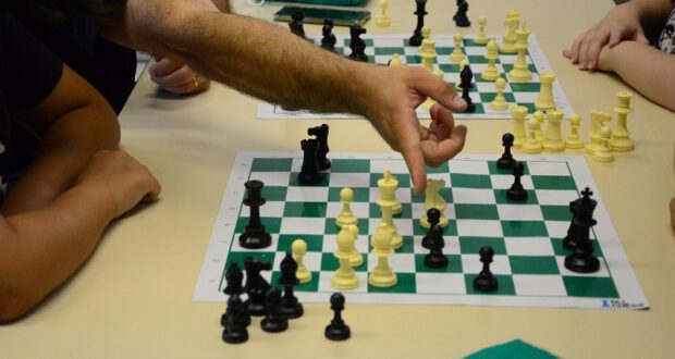 Abertas inscrições ao curso gratuito de xadrez – O Presente